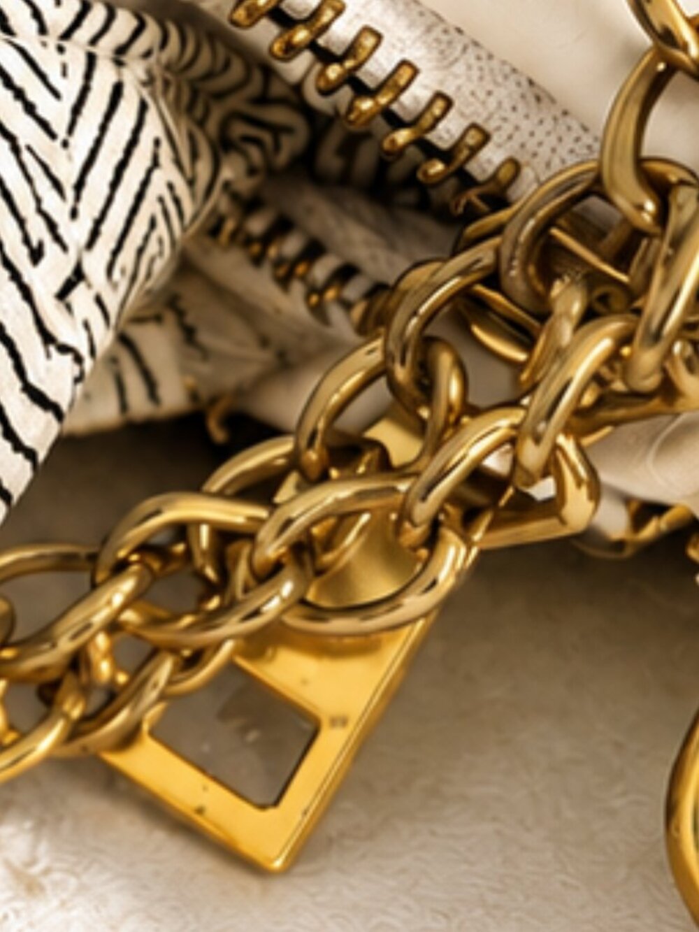 Urban Expressions Ivory Woven Crossbody Bag Gold Chain Resort Shoulder Purse - Picture 7 of 8